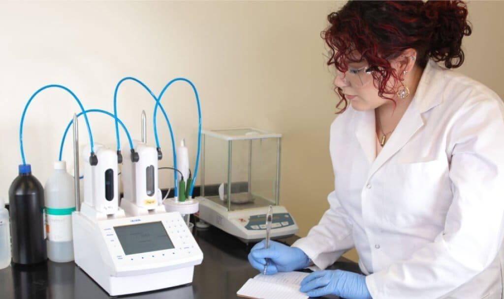 Parte 1 titulacion 1 1||Pipetas de transferencia 1|Matraces volumetricos 1|Balanza 1||HI932 1|Pipetas volumetricas